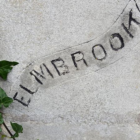 Elmbrook Apartment บาธ ภายนอก รูปภาพ